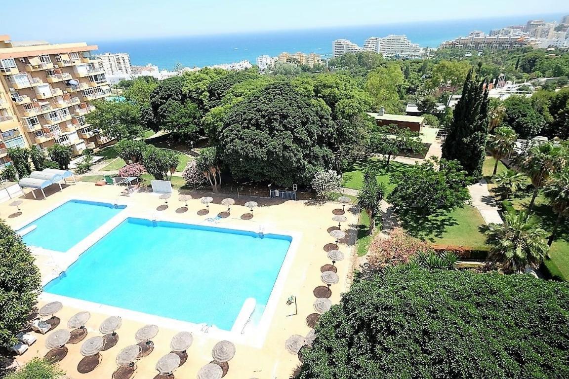 Iris Sea View Benalmadena Apartment Bagian luar foto
