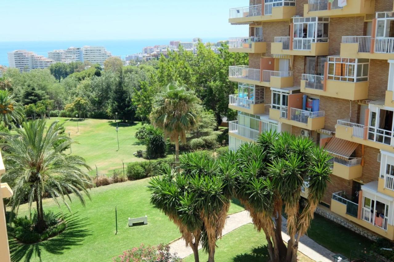 Iris Sea View Benalmadena Apartment Bagian luar foto