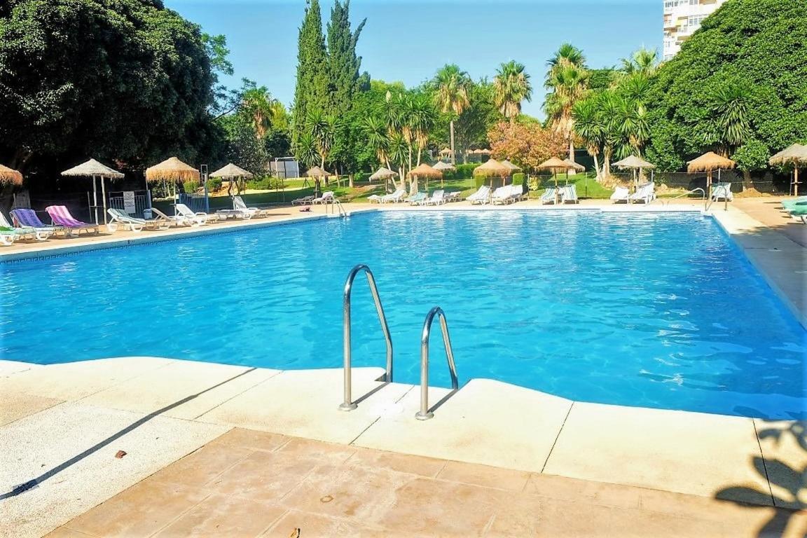 Iris Sea View Benalmadena Apartment Bagian luar foto